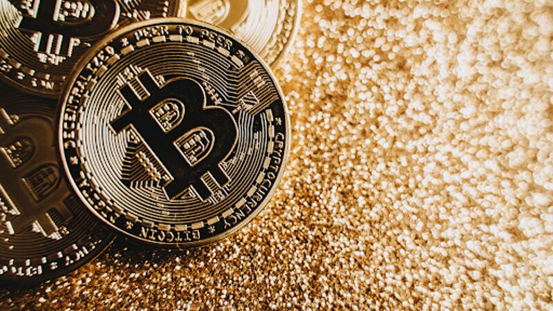 Peter Brandt prevede che il Bitcoin potrebbe essere il nuovo Gold Standard